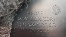 MOLDURA COLUNA TRASEIRA LADO ESQUERDO HYUNDAI I30 2.0 2011