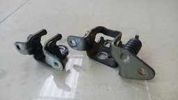 DOBRADIÇAS PORTA TRASEIRA ESQUERDO JEEP CHEROKEE 3.7 V6 2010