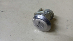 MIOLO PORTA LADO ESQUERDO PEUGEOT 207 1.4 2012