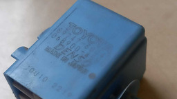 RELE BLOQUEIO PORTA TOYOTA HILUX SW4 2.8 2017 2018