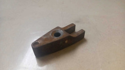 SUPORTE FIXAÇÃO BICO INJETOR TOYOTA HILUX SW4 2017 2018 (1)