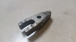 SUPORTE FIXAÇÃO BICO INJETOR TOYOTA HILUX SW4 2017 2018 (2)