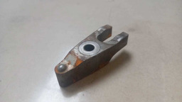 SUPORTE FIXAÇÃO BICO INJETOR TOYOTA HILUX SW4 2.8 2017 2018