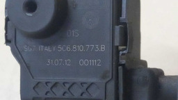 MOTOR TRAVA PORTINHOLA VW JETTA TSI 2.0 2012 2013 5C6810773B