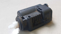 MOTOR TRAVA TAMPA TRASEIRA GM ONIX 1.4 2013 2014 52038401