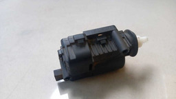 MOTOR TRAVA TAMPA TRASEIRA GM ONIX 1.4 2013 2014 52038401