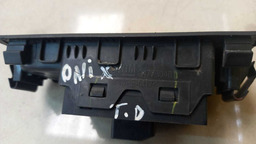 BOTÃO VIDRO ELÉTRICO TRASEIRO DIREITO GM ONIX 1.4 2013 2014
