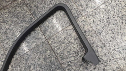 MOLDURA COLUNA PORTA D. D. RANGE ROVER EVOQUE 2013 A 2015