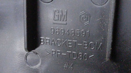 SUPORTE MODULO BCM GM ONIX 1.4 2013 2014 96943591