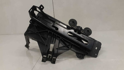 SUPORTE RADIADOR LADO DIREITO BMW 535I 2014