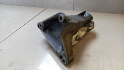 SUPORTE LADO DIREITO MOTOR PASSAT ALEMÃO 1999 8D0199388G