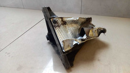 SUPORTE LADO DIREITO MOTOR PASSAT ALEMÃO 1999 8D0199388G