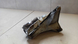 SUPORTE LADO DIREITO MOTOR PASSAT ALEMÃO 1999 8D0199388G