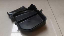 TAMPA CAIXA FILTRO DE AR LADO ESQUERDO BMW X1 2011