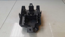 SUPORTE INFERIOR CAIXA FUSÍVEL GM COBALT 1.4 2018 2019 FLEX