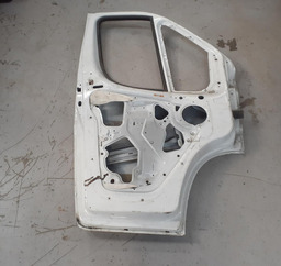 PORTA LADO ESQUERDO FIAT DUCATO 2018 COM DETALHE BRANCO