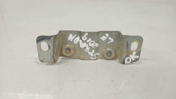 SUPORTE TAMPA TRASEIRA LADO ESQUERDO FIAT STRADA 2019