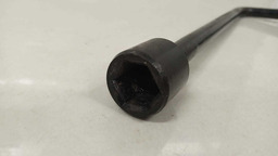 CHAVE RODA RENAULT SANDERO 2012