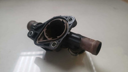 FLANGE VÁLVULA TERMOSTÁTICA RENAULT KWID 1.0 3CC 2017 2018