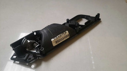 MAÇANETA INTERNA DIANTEIRA ESQUERDA VW JETTA 2012 A 2016