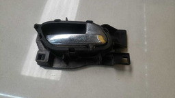 MAÇANETA INTERNA DIREITA PEUGEOT 208 2014 A 2018 (4) DIANTEIRA/TRASEIRA