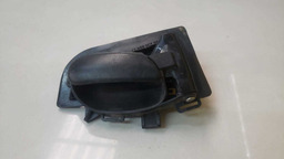 MAÇANETA INTERNA ESQUERDA PEUGEOT HOGGAR 2010 A 2014 DIANTEIRA/TRASEIRA