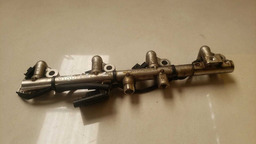 FLAUTA COMBUSTÍVEL MERCEDES C180 CGI TURBO 2008 A 2012 (2)