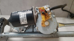 MAQUINA LIMPADOR PARABRISA MERCEDES C200 2000 A 2006