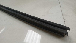 PESTANA PORTA DIANTEIRA DIREITA FORD FUSION 2010