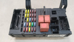 CAIXA FUSÍVEL FIAT PALIO 1.8 E-TORQ 2012 - 2018 (3)