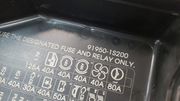 TAMPA CAIXA FUSIVEL HYUNDAI HB20 2018