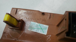 BOTÃO VIDRO TRASEIRO  DIREITO TOYOTA HILUX 2005 A 2015 