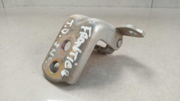 Dobradiça Inferior Porta T.  D. Nissan Frontier 2008 - 2015