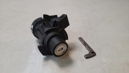 Miolo C/ Chave Tampa Traseira Mercedes C200 2012 A2047500061