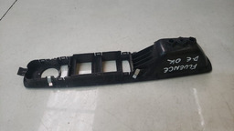 MOLDURA COMANDO DIANTEIRO ESQUERDO RENAULT FLUENCE 2011-2015