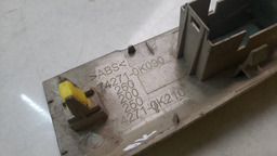 MOLDURA BOTÃO TRASEIRO DIREITO HILUX 2012 A 2015 