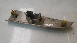 MOLDURA BOTÃO TRASEIRO DIREITO HILUX 2012 A 2015 