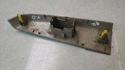 MOLDURA BOTÃO TRASEIRO DIREITO HILUX 2012 A 2015 