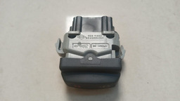 BOTÃO TRAVA PORTA RENAULT DUSTER 2012 (2)