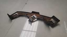 SUPORTE FAROL LADO DIREITO KIA SORENTO 2010 A 2015