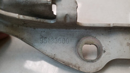 BRAÇO CAPO LADO DIREITO CHEVROLET CRUZE 2011 A 2016 95133600