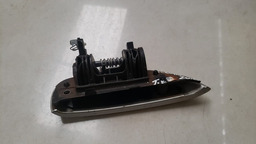 MAÇANETA EXTERNA TRASEIRA L.E RENAULT LOGAN 2015 A 2021