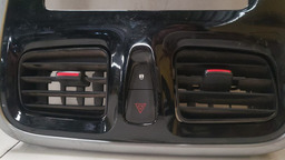 MOLDURA PAINEL CENTRAL RENAULT LOGAN 2015 A 2021