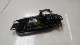 MAÇANETA INTERNA DIANTEIRA L.D VW AMAROK 2010 A 2018
