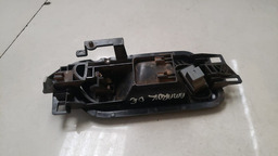 MAÇANETA INTERNA DIANTEIRA L.E VW AMAROK 2010 A 2018