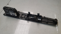 MOLDURA BOTAO VIDRO DIANTEIRO L.D NISSAN SENTRA 2008 A 2013