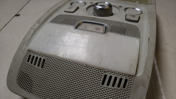 LUZ DE TETO AUDI A4 2010 A 2012 COM DETALHE