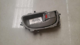 MAÇANETA INTERNA DIREITA TOYOTA COROLLA 2015 A 2019 (2)