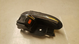 MAÇANETA INTERNA DIREITA TOYOTA ETIOS 2013 A 2018 (2)