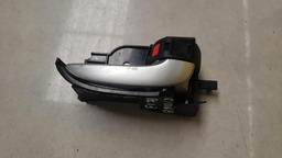 MAÇANETA INTERNA DIREITA TOYOTA ETIOS 2013 A 2018